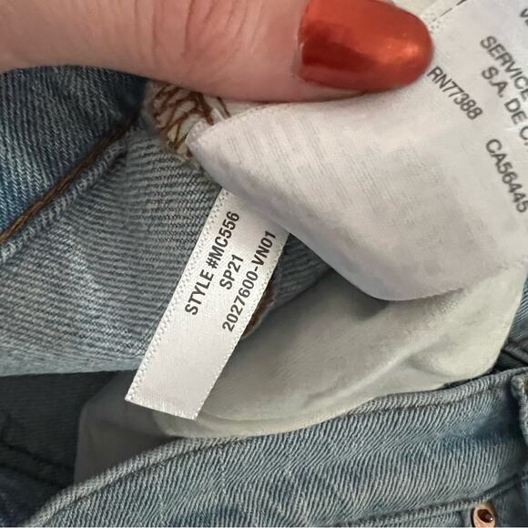 Madewell The High-Rise Slim Crop Boyjean in Dumas Wash: Ripped Edition - Picture 9 of 9